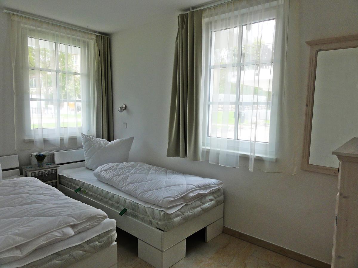 3 Zimmer Ferienwohnung Haus Meeresblick Mit Meerblick A005 Mit Suedterrasse Und Strandkorb Baabe Kültér fotó